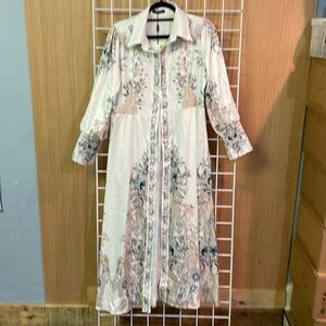 Foreveryoung full button down patterned dress. Long sleeves, with belt. NWT